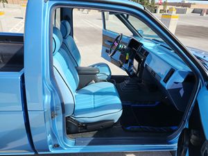 NISSAN PICKUP USADO DE 1989 CON VOLANTE A LA IZQUIERDA/DERECHA - Product Image 2