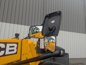 Manipulador Telescópico JCB 542-70 AGRI PLUS 2020 con Cucharón de 3 Yardas y Borde de Corte Atornillado, Tracción en las 4 Ruedas, 125 HP con Acoplamiento Rápido Hidráulico - Product Image 6