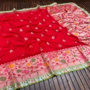 Bolsa de mano de metal resistente al por mayor para mujeres que aman la moda llamativa disponible a un precio asequible - Product Image 3