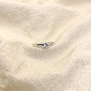 แหวนหมั้น CZ สีขาวทรงกลม6มม. | แหวนแต่งงานแบบโซลิแทร์สำหรับผู้หญิง | เครื่องประดับเจ้าสาวใน925สีเงิน - Product Image 5