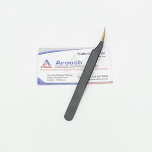 Pince à épiler d'isolation professionnelle pointe dorée couleur noire logo personnalisé en acier inoxydable de haute qualité pour l'extension de cils durable - Product Image 5