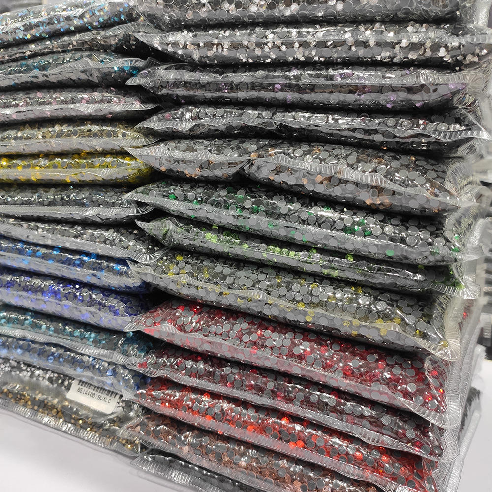 More colors Contact Manager