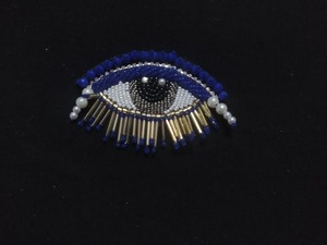 Broche brodée de perles de rocaille personnalisée Père Noël, design unique, broderie perlée de couleurs variées - Product Image 6