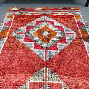 Tapis de 2,7 x 10 pieds, tapis turc vintage, tapis en laine rouge - Product Image 3