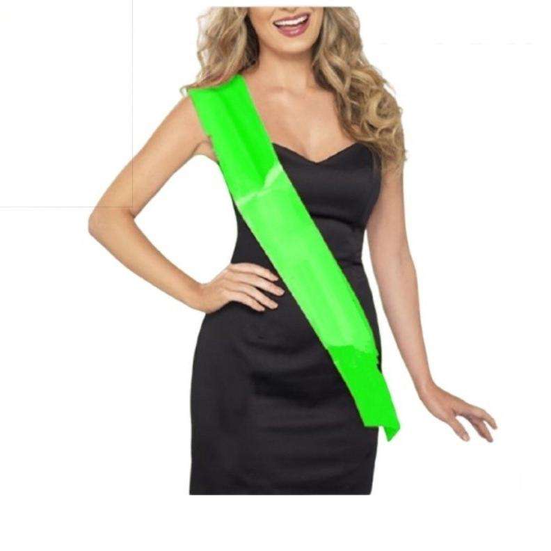 สีเขียวอ่อน