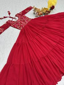 Celebre su estilo con nuestro enorme patrón de estilo Día de San Valentín Vestido largo especial GEORGETTE con conjunto Dupatta - Product Image 3