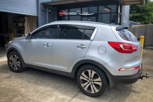 Visera para Ventana y Deflector de Parabrisas, Protectores Climáticos de Material PMMA, Cinta Adhesiva 3M para Kia SPORTAGE 10 (2010-2014), Marca HIC - Product Image 2