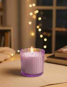 Bougie en verre design élégante de qualité supérieure, longue durée de combustion, sans fumée, en verre côtelé, à la cire de soja parfumée, pour la décoration de la maison - Product Image 5