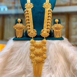 Ensemble de bijoux vintage de Dubaï plaqué or 24 carats, boucles d'oreilles, bracelets, peignes, broches en cuivre, design bulgare avec diamants - Product Image 1