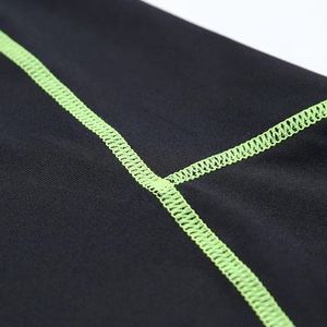 Conjunto de Camiseta y Pantalones Cortos Deportivos Transpirables de Punto Casual de Verano con Logotipo Personalizado OEM para Gimnasio, Correr y Fitness - Product Image 3