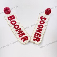 Venta al por mayor de joyería deportiva personalizable AP CURATED COUTURE, pendientes colgantes con letras y nombres personalizados, con pedrería y cuentas de cristal, a la moda.