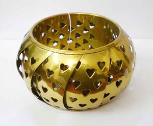 Brazalete de Cobre Chapado en Oro de Lujo con Elegante Diseño Romántico de Corazón Recortado, Estilo Sofisticado de Cúpula, Metal de Latón Elaborado - Product Image 3