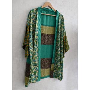 ชุดกิโมโนผ้าไหมพิมพ์ลายดอกไม้สไตล์อินเดีย ทำมือ ระบายอากาศได้ดี ตกแต่งด้วยผ้าปะติดปะต่อ สวมใส่สบาย เหมาะสำหรับฤดูใบไม้ร่วง ไซส์ใหญ่ ความยาวระดับเข่า - Product Image 2