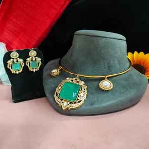 Conjunto de colgante Hasli de diamante americano para mujer, ideal para ropa informal y formal, collar sencillo de diseño único para mujer - Product Image 3