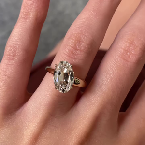 Bague de fiançailles solitaire ovale de 2,00 carats en diamant de laboratoire certifié IGI, provenant de l'ancienne mine, poids total de 2,00 carats - Product Image 5