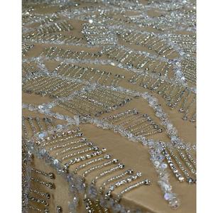 Tissu de dentelle en filet perlé à la main exquis à la demande avec des paillettes lourdes et des broderies pour une fabrication sur mesure disponible au meilleur prix - Product Image 1