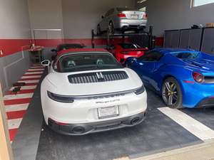 Porsche 911 Targa 4 GTS 2024, Transmisión Manual de 7 Velocidades, Motor de 6 Cilindros en Línea Twin-Turbo de 473 hp, Tracción en las Cuatro Ruedas, Paquete Premium, Sin Modificaciones - Product Image 6