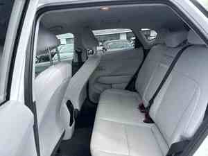 2024 SEL AWD 75001-100000 Millas, Volante a la Izquierda, Asientos de Cuero, Interior Claro, Control Bluetooth, Cámara Trasera, Xenón - Product Image 6