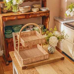 Plateau en rotin élégant à deux niveaux Plateau de service fait main avec poignée pour collations aux fruits ou présentoir de comptoir de cuisine fabriqué au Vietnam - Product Image 4