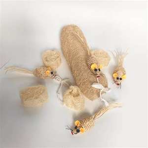 LOOFAH Jouet à mâcher interactif fait à la main en bois pour chiens et chats Durable et doux PET-SAFE Design Box Packed Made in Vietnam - Product Image 1