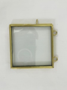 Many Stock <strong>Size</strong> and Shape Brass Wall Hanging Mini Photo <strong>Frame</strong> with Chain Double Sided Glass <strong>Floating</strong> <strong>Frame</strong> - Product Image 6