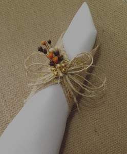 Vente en gros pas cher Anneau de serviette en rotin avec strass boucle de serviette pour décor de serviette de mariage - Product Image 2