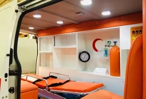 Filet utilisé utilisé 2024 Nissan Urvan Ambulance pour outils et équipements médicaux