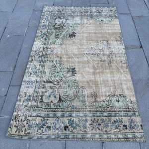 Alfombra Turca Vintage, Alfombra de Lana con Diseño Floral Azul, Medidas 3.8x6.6 pies (115x202 cm) - Product Image 1