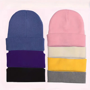 Gorros de Invierno de Diseño de Lujo con Logotipo Personalizado de Alta Calidad, Novedad de 2026, Venta al por Mayor, Gorros de Acrílico Estampados Lisos de Jacquard - Product Image 1