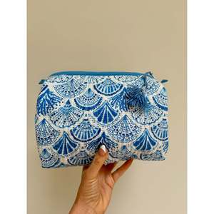 Medium Capacity Durable Cotton Fabric Soft Handle Fashion Waterproof Lining Pockets <b>Makeup</b> Cosmetic Bag Portable Striped <b>Case</b> - Product Image 1