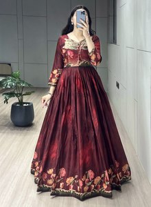 Les plus magnifiques robes de manipuri indiennes avec imprimé floral partout - Product Image 4