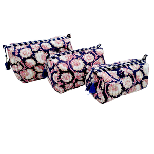 Trousse de toilette matelassée florale rose et marine-Organisateurs cosmétiques artisanaux - Product Image 1