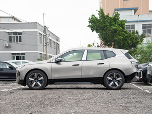 Vehículo Eléctrico 2025 de Segunda Mano, IX SUV Eléctrico Mediano de Lujo, SUV Eléctrico - Product Image 4