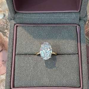 Anillo de Compromiso con Corte Ovalado Solitario Certificado por IGI, con Halo Oculto, Chapado en Platino y Rodio de 14K, Forma de Diamante Marquesa Geométrica - Product Image 5