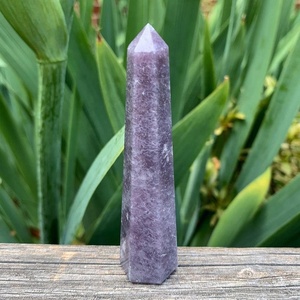 Piedra semipreciosa Premium de punto de cristal curativo de lapidolita de la mejor calidad a la venta - Product Image 3