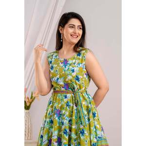 Robe longue élégante Chartreuse à imprimé floral, sans manches, ourlet asymétrique, taille naturelle, respirante et écoresponsable, idéale pour les sorties en club - Product Image 4