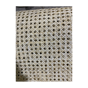 Rollo de cinta de ratán decorativo diseñado para mejorar el gabinete de muebles artesanales y detalles de espacio contemporáneo - Product Image 1