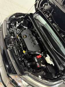 Toyota Voxy Mini Wagon 2022 d'occasion, boîte automatique, intérieur foncé, sièges en cuir, pneus R17, essence, conduite à droite - Product Image 6