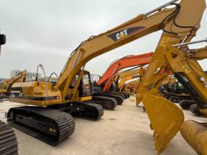 Excavadora sobre orugas Caterpillar 320BL usada en buenas condiciones 20t hidráulica con componentes de engranaje de motor central a la venta a bajo precio - Product Image 3