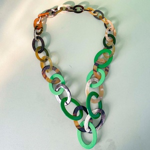 Collares gruesos de resina acrílica colorida para mujer, cuerno Vintage étnico para niña y mujer, joyería de moda con alta calidad de la India - Product Image 3