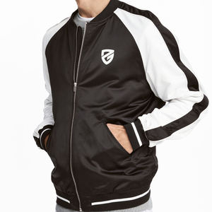 แจ็คเก็ตบอมเบอร์ฤดูหนาวสำหรับผู้ชาย OEM ผ้าฝ้าย 100% กันน้ำ กันลม ระบายอากาศได้ดี บุขนแกะ ดีไซน์ลำลอง มีฮู้ด ซิป - Product Image 2