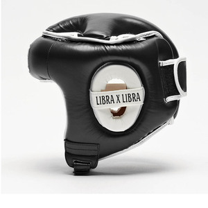 Protège-tête de combat personnalisé pour Taekwondo et Boxe avec fermeture auto-agrippante en cuir de vachette, logo personnalisé - Product Image 2