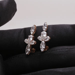 Boucles d'oreilles en or 14KT de l'élégance intemporelle avec diamants de laboratoire taille marquise et poire pour les occasions spéciales - Product Image 4