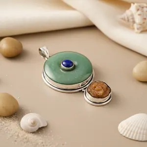 Pendentif en argent 925 avec pierre verte taille princesse et placage rhodium pour femmes - Product Image 2