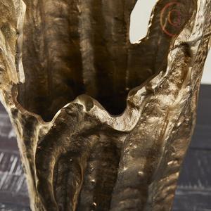 Jarrón de Metal Moderno Hecho a Mano con Acabado Liso, Construcción Ligera y Duradera para Uso en el Hogar y Restaurantes - Product Image 3