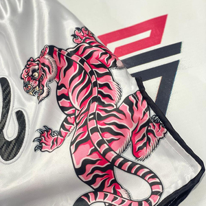Pantalones Cortos de Muay Thai Fairtex Blancos y Rosas de Primera Calidad OEM, Unisex, con Logotipo Personalizado, Ropa Deportiva para Gimnasio, Boxeo, MMA - Product Image 6