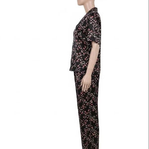 Ensemble femme en satin uni teint, matière douce, anti-boulochage, léger, respirant, tenue décontractée, tenue de mode quotidienne - Product Image 1