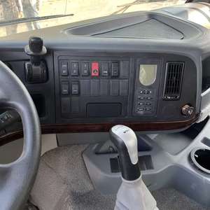 Cabeza Tractora Usada de 371HP 6 4, Unidad de Remolque de Segunda Mano para Logística y Transporte Pesado - Product Image 3