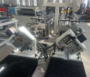 Machine de profilage de quilles en acier 2 en 1 pour profilés en C, en D, en U, en W, en T, en Omega, pour plafonds et ossatures métalliques, avec fonctions de poinçonnage de rainures et de profilage de poutrelles - Product Image 6