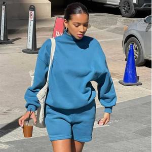 ชุดวอร์มสองชิ้นแบบสวมหัวมีฮู้ดสำหรับผู้หญิงชุดกางเกงขาสั้นคอปกเสื้อมีฮู้ดผ้าฝ้ายคุณภาพสูงโลโก้แบบกำหนดเอง - Product Image 4